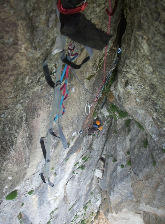 Manuel beim Cleanen der Seillänge