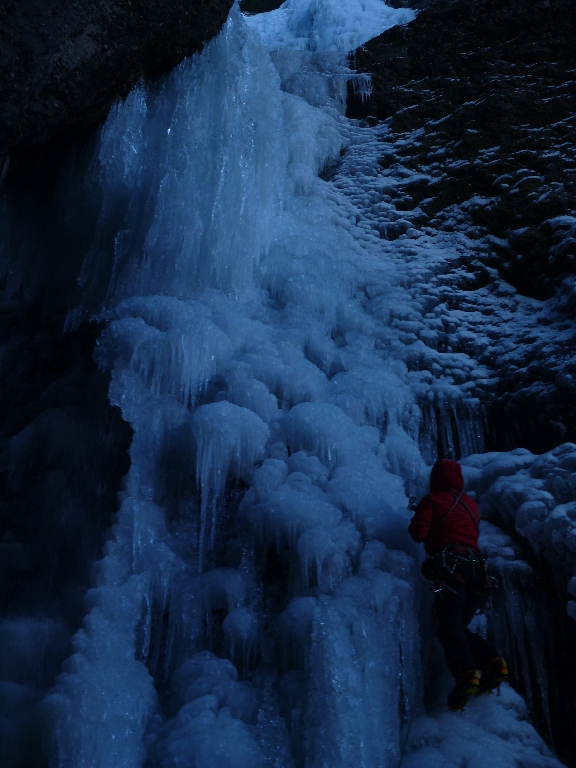 24 Pisiadu Eisfall Süd Tirol